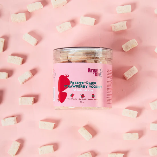 Arya Sit! Freeze-Dried Strawberry Yogurt, Dog & Cat Treat, 3.5-oz Jar