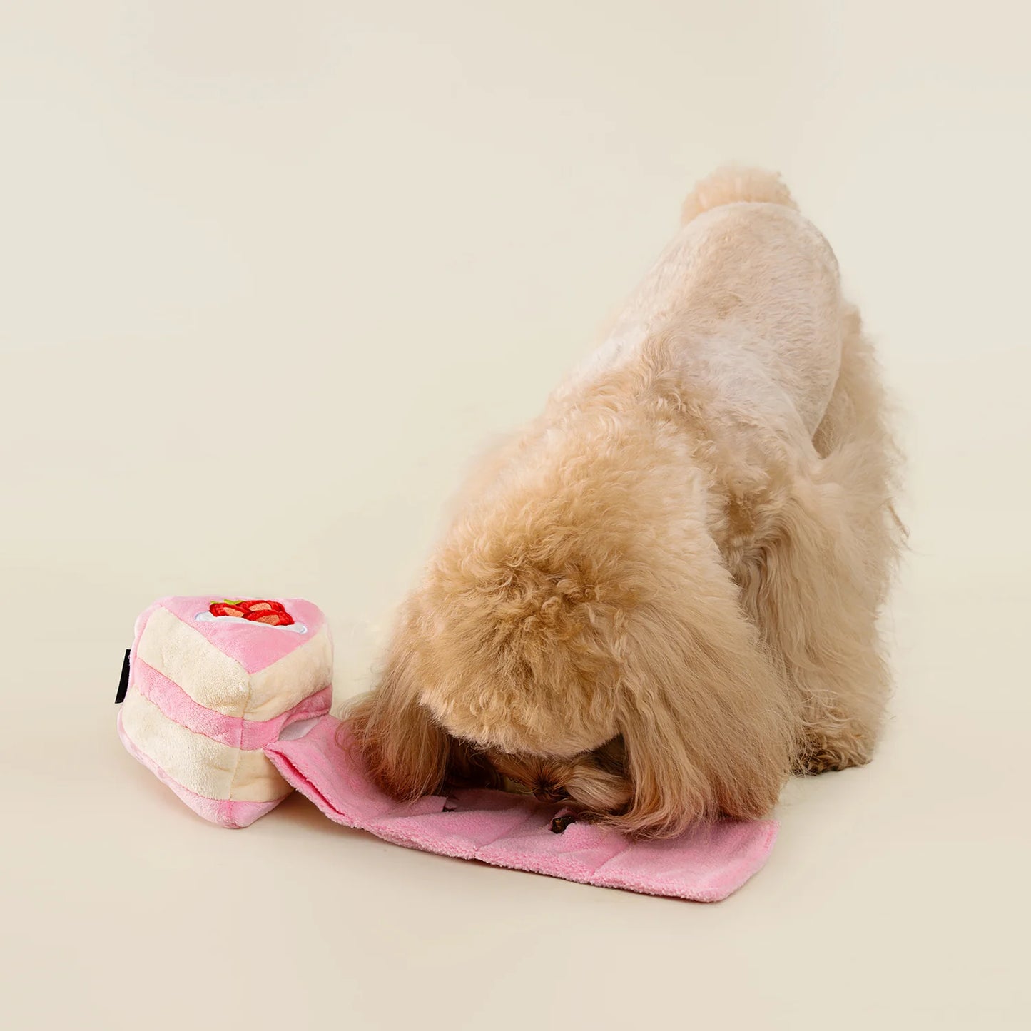 Chewffon Strawberry Cake Interactive Snuffle, Dog Toy