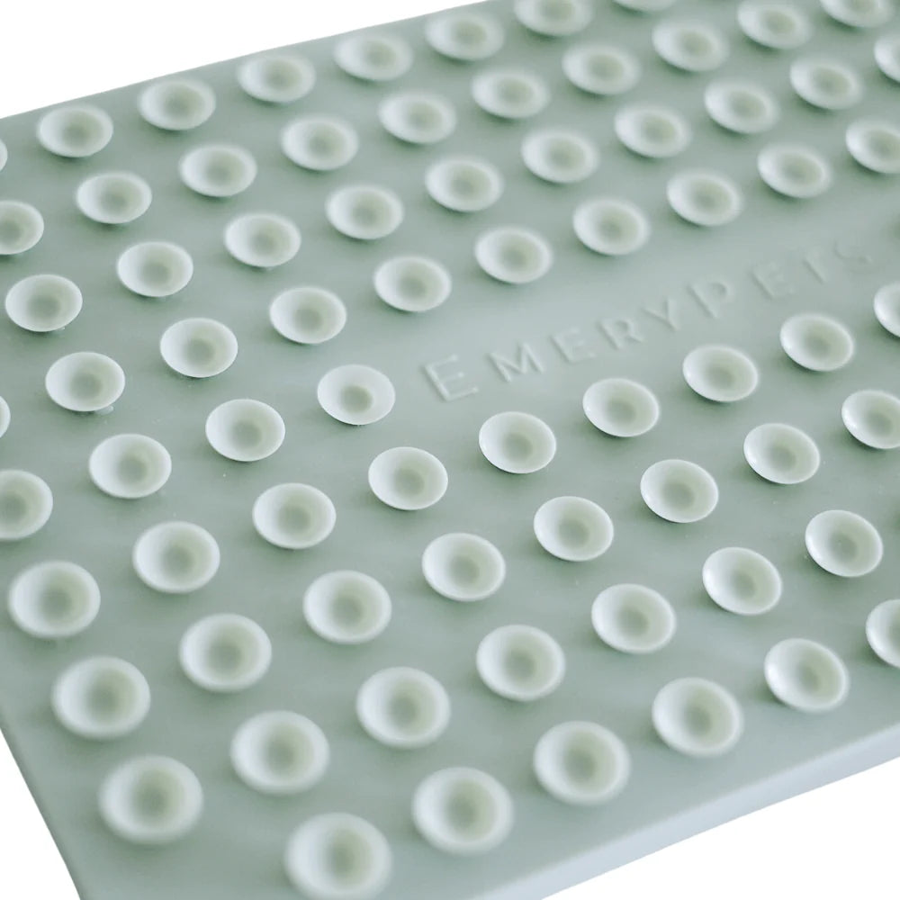 EmeryPets Lucky Clovers Snuffle Lick Mat