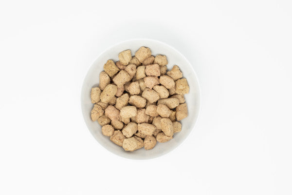 Stella & Chewy's Freeze-Dried Morsels for Cats - Yummy Lickin Salmon and Chicken Recipe, Freeze-Dried Raw Cat Food